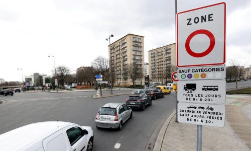 Illustration
Aux portes de Paris, le panneaux avertissant les ZFE.

© LP/Jean-Baptiste Quentin